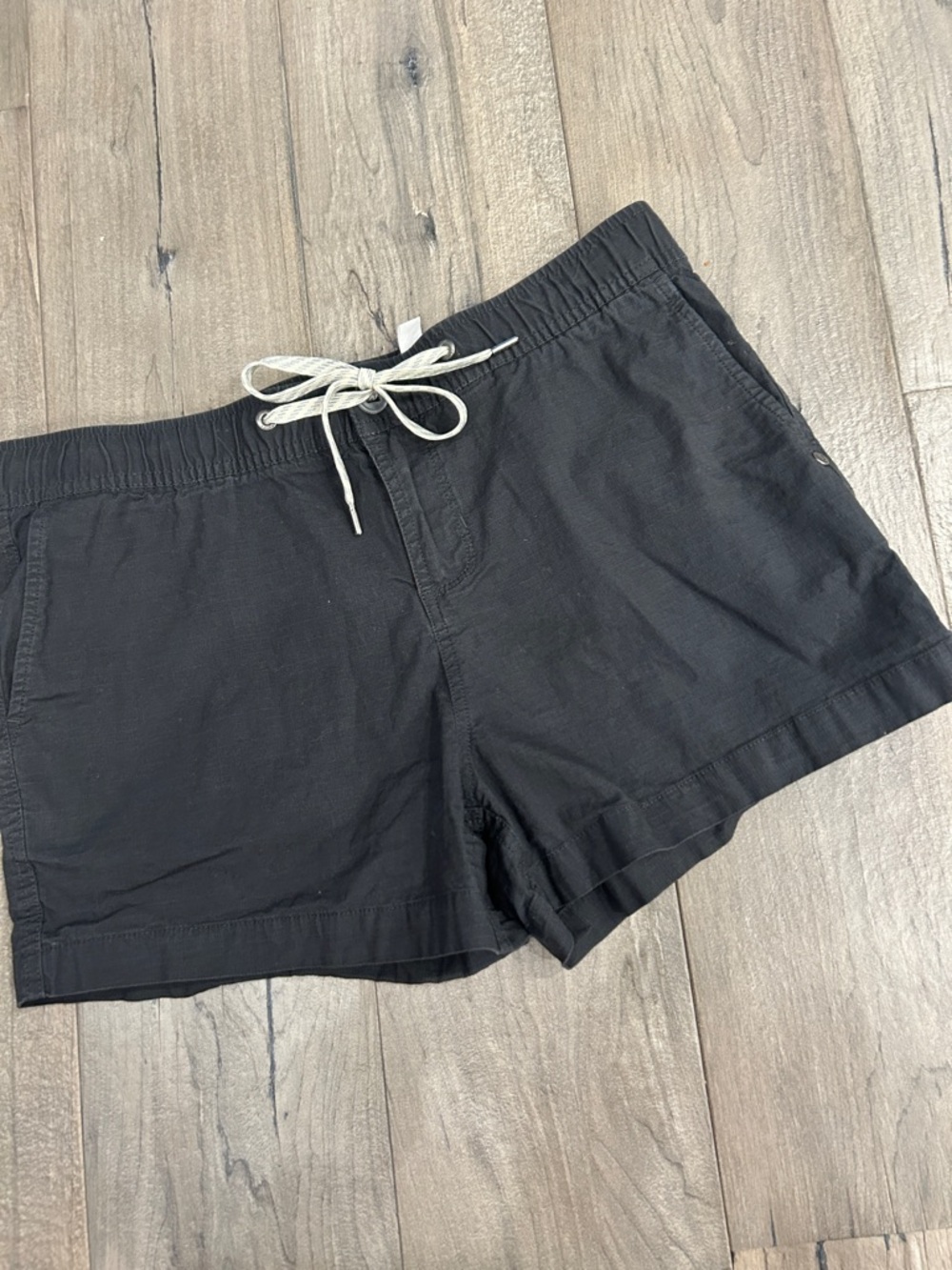 Women’s Vuori shorts